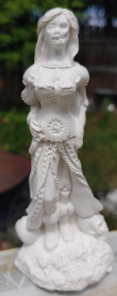 Hel Statuette